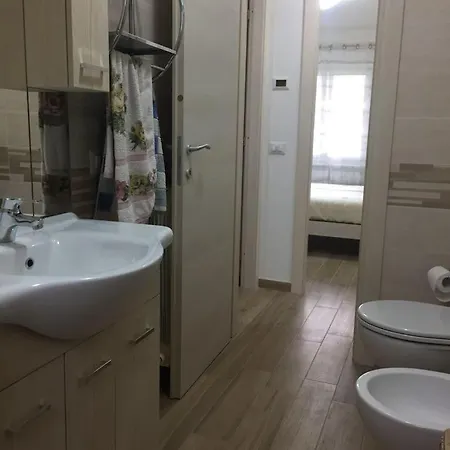 Casa Bea E Casa Ginni بيت للعطل *
