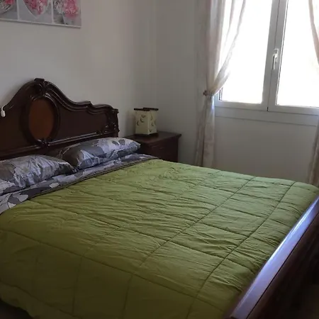 Casa Bea E Casa Ginni بيت للعطل