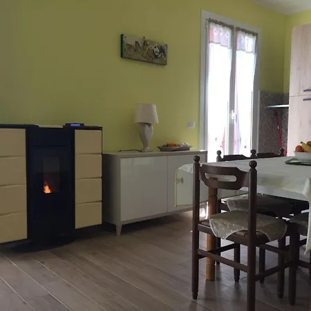 Casa Bea E Casa Ginni بيت للعطل *