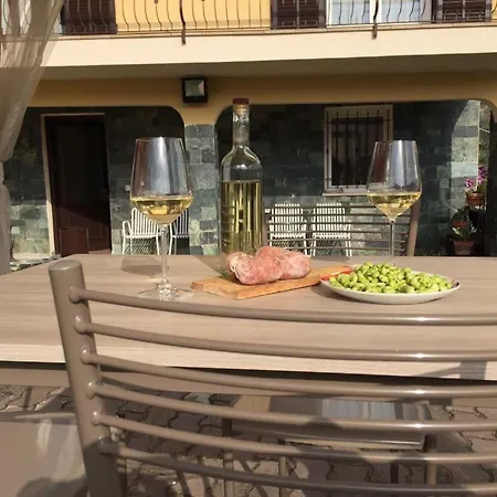 Casa Bea E Casa Ginni بيت للعطل *