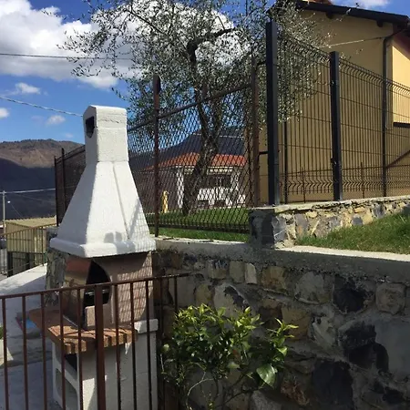 Casa Bea E Casa Ginni بيت للعطل *