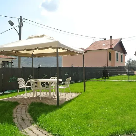 Casa Bea E Casa Ginni بيت للعطل *