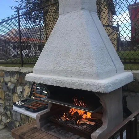 Casa Bea E Casa Ginni بيت للعطل *